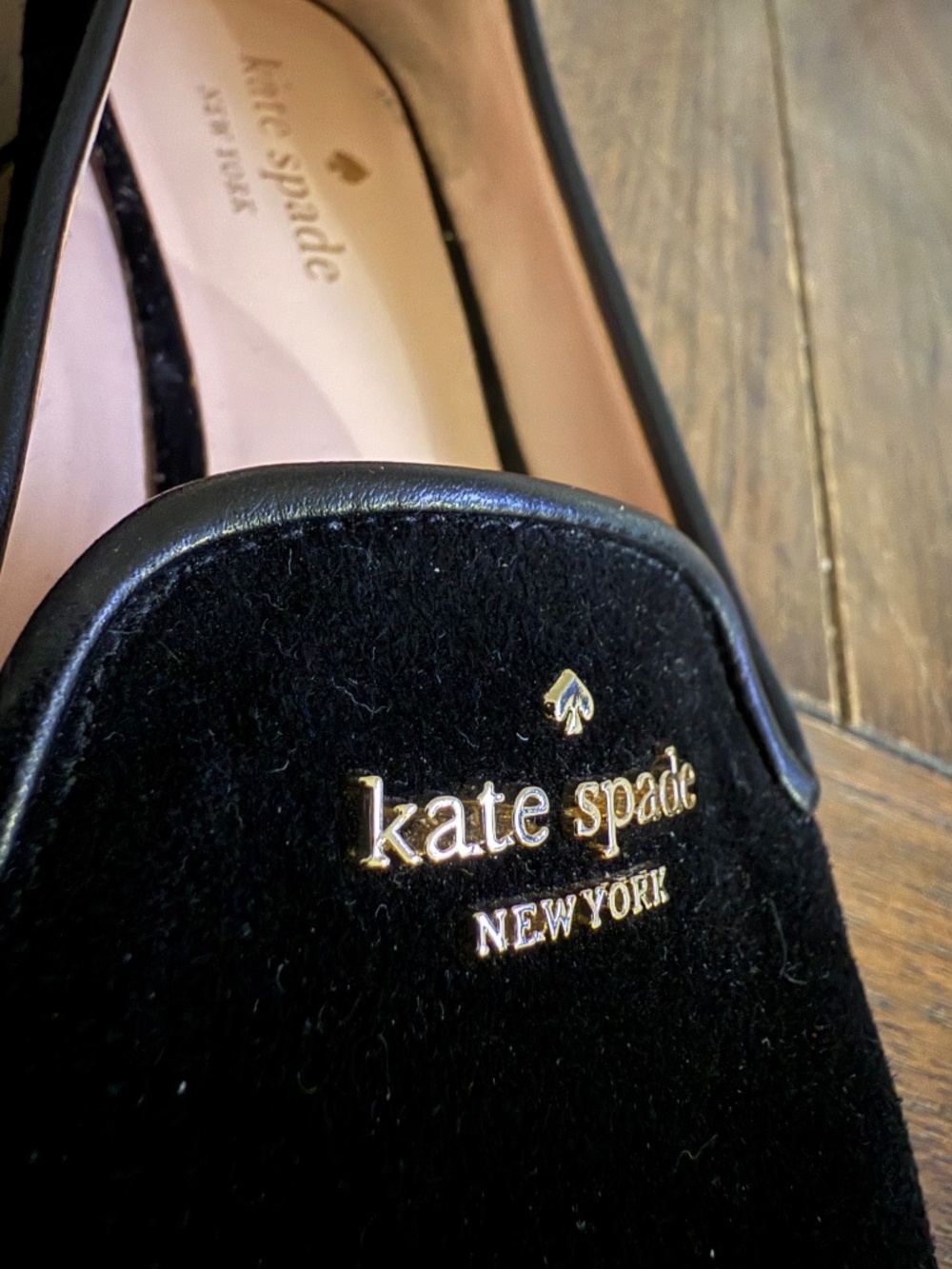 Kate Spade Claudia Classic Black Suede Loafer Gold Logo Women’s Size 6.5 - Picture 4 of 6